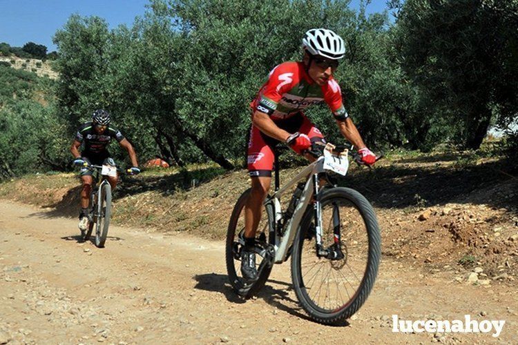  Un instante de la Vuelta Andalucía MTB en territorio lucentino. ARCHIVO 