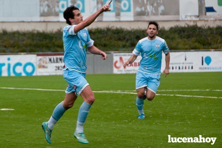  Miguel Sanz celebra un gol del Ciudad de Lucena. ANTONIO JESÚS SÁNCHEZ DEL ESPINO/ARCHIVO 