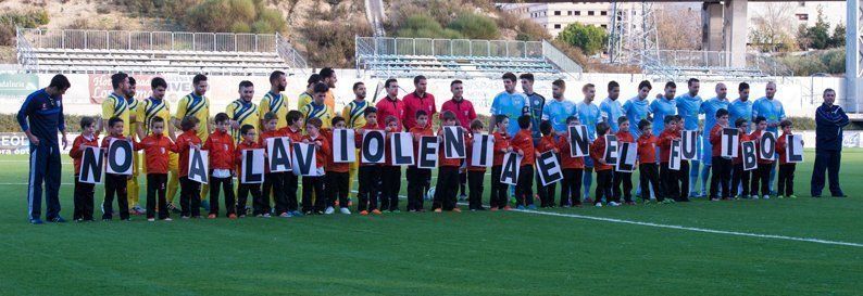 Galería: 'No a la violencia en el fútbol' e imágenes del Ciudad de Lucena-Nervión Galería: 'No a la violencia en el fútbol' e imágenes del Ciudad de Lucena-Nervión