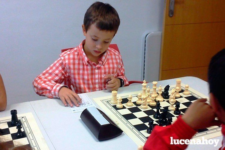  Luis Madrigal, durante una partida de ajedrez. 