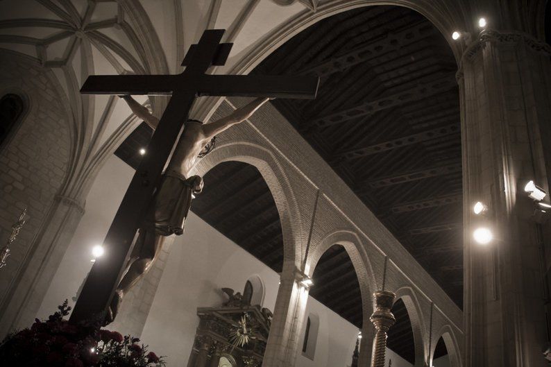 Galería: La Misa del Cofrade se celebra en el templo de San Mateo