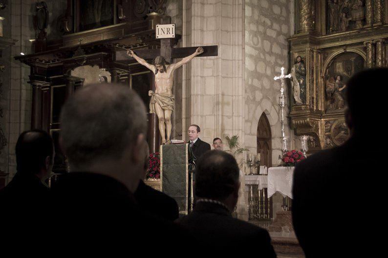 Galería: La Misa del Cofrade se celebra en el templo de San Mateo