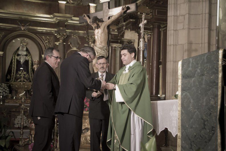 Galería: La Misa del Cofrade se celebra en el templo de San Mateo