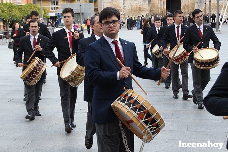 Galería: La cofradía del Amor y Paz elige la II Jornada de Puertas Abiertas de Casas de Hermandad para presentar la nueva túnica del Cristo de la Crucifixión