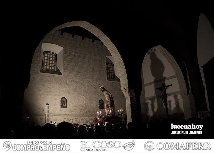 Galería gráfica: El viacrucis de la Columna abre la Cuaresma tras la imposición de la ceniza