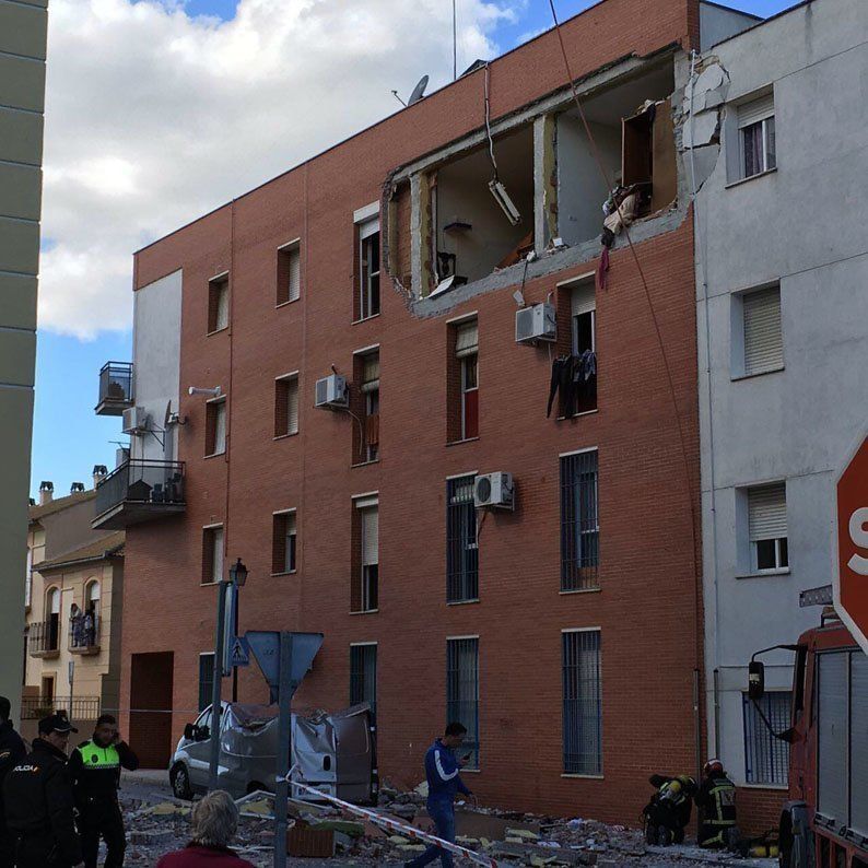 Galería: Explosión de gas en un piso de la calle Sevilla