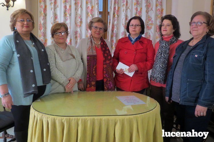  Representantes de Mujeres en Igualdad, Araceli Muñoz y Teresa Botella. 