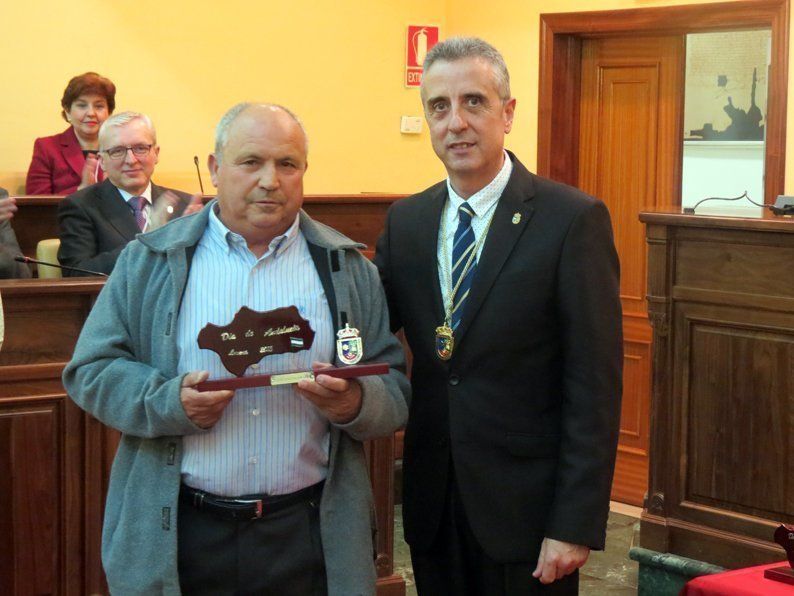 Club Koryo, Despertar-Proyecto Hombre, Infancia Solidaria y Juan González Palma recogen la Bandera de Andalucía Club Koryo, Despertar-Proyecto Hombre, Infancia Solidaria y Juan González Palma recogen la Bandera de Andalucía