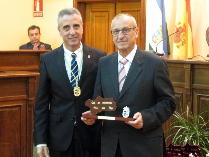 Club Koryo, Despertar-Proyecto Hombre, Infancia Solidaria y Juan González Palma recogen la Bandera de Andalucía