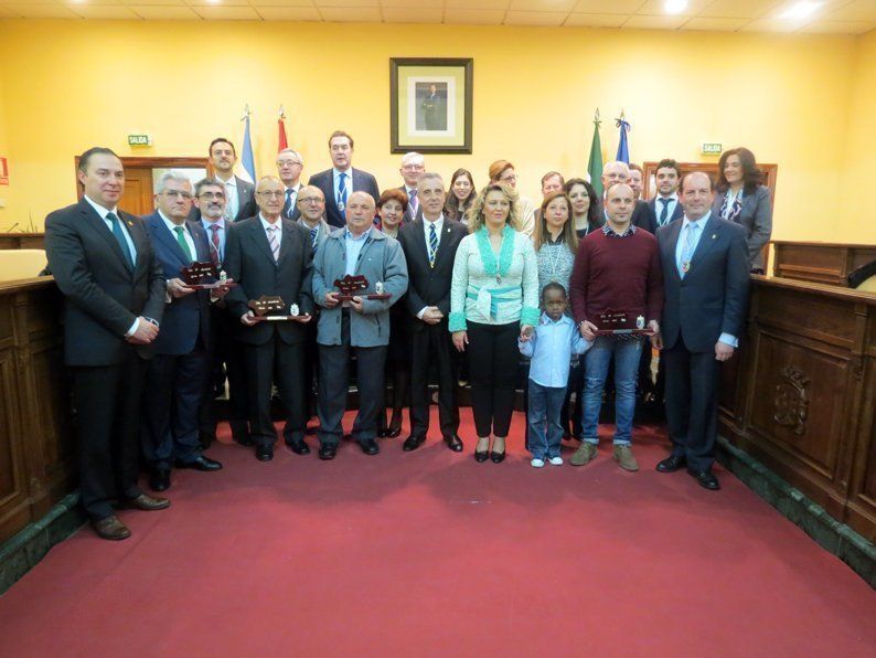 Club Koryo, Despertar-Proyecto Hombre, Infancia Solidaria y Juan González Palma recogen la Bandera de Andalucía