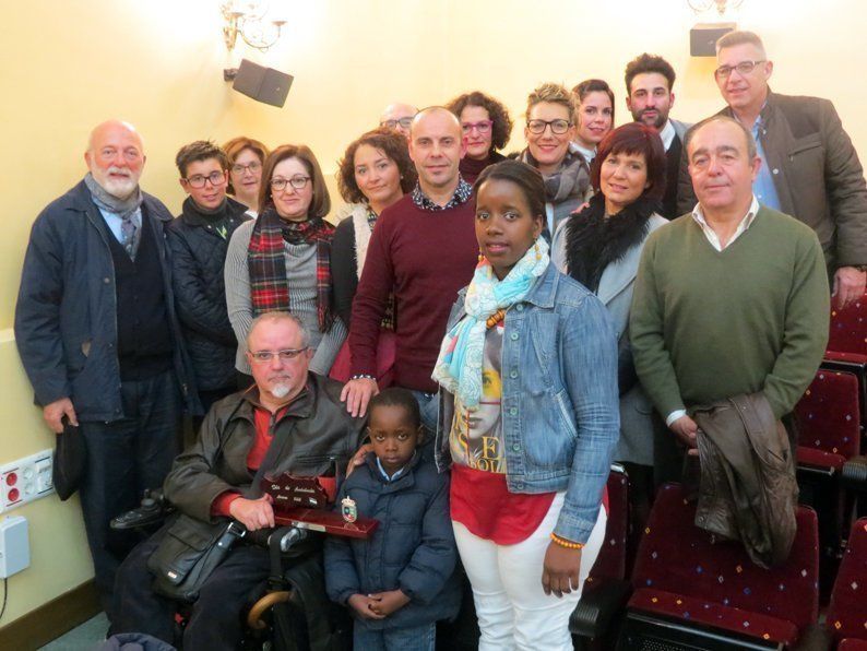 Club Koryo, Despertar-Proyecto Hombre, Infancia Solidaria y Juan González Palma recogen la Bandera de Andalucía