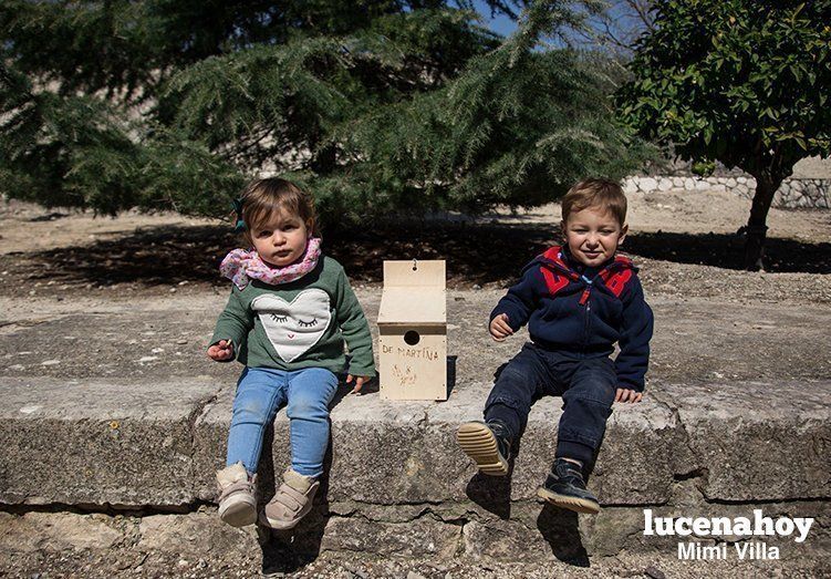 Galería: Haciendo cajas-nido en la estación para celebrar el Día del Árbol. Aún hay más actividades. Te lo contamos aquí.