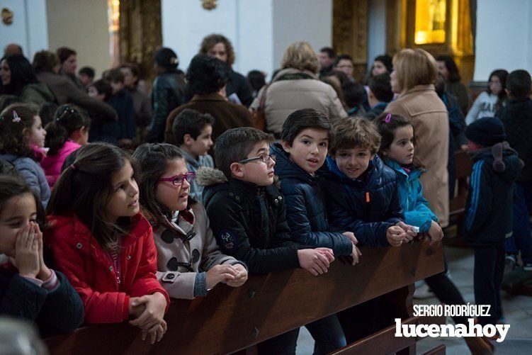 Galería: La Cruz de los Jóvenes visita Lucena por segunda vez, siendo recibida por los niños de catequesis y la Agrupación de Cofradías