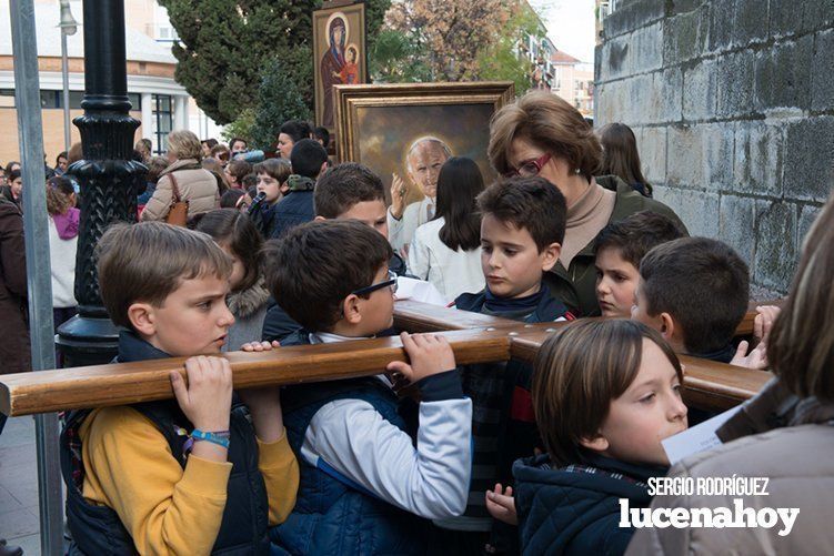 Galería: La Cruz de los Jóvenes visita Lucena por segunda vez, siendo recibida por los niños de catequesis y la Agrupación de Cofradías Galería: La Cruz de los Jóvenes visita Lucena por segunda vez, siendo recibida por los niños de catequesis y la Agrupación de Cofradías