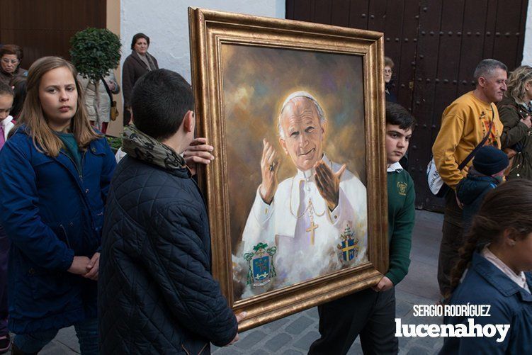 Galería: La Cruz de los Jóvenes visita Lucena por segunda vez, siendo recibida por los niños de catequesis y la Agrupación de Cofradías