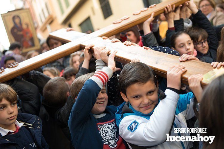 Galería: La Cruz de los Jóvenes visita Lucena por segunda vez, siendo recibida por los niños de catequesis y la Agrupación de Cofradías Galería: La Cruz de los Jóvenes visita Lucena por segunda vez, siendo recibida por los niños de catequesis y la Agrupación de Cofradías