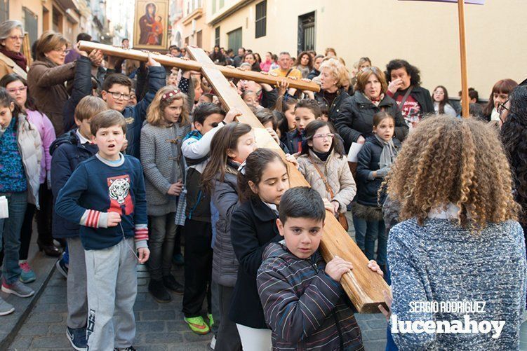 Galería: La Cruz de los Jóvenes visita Lucena por segunda vez, siendo recibida por los niños de catequesis y la Agrupación de Cofradías Galería: La Cruz de los Jóvenes visita Lucena por segunda vez, siendo recibida por los niños de catequesis y la Agrupación de Cofradías