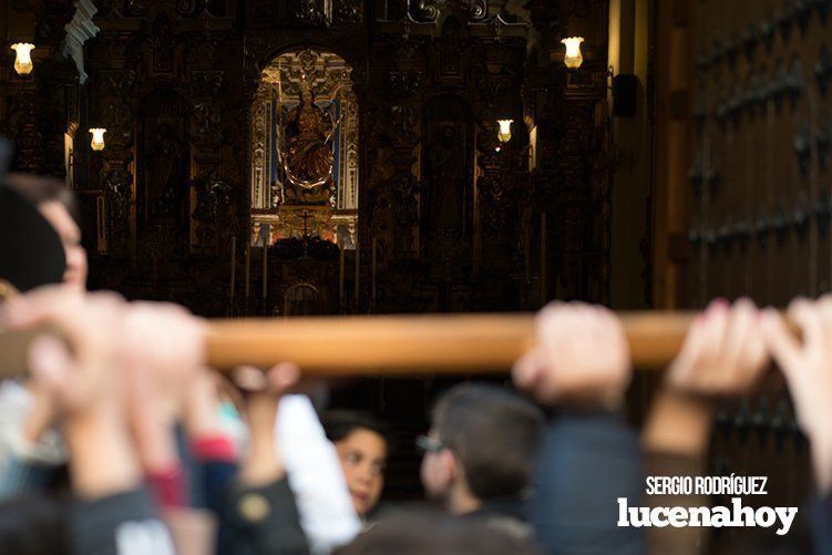 Galería: La Cruz de los Jóvenes visita Lucena por segunda vez, siendo recibida por los niños de catequesis y la Agrupación de Cofradías