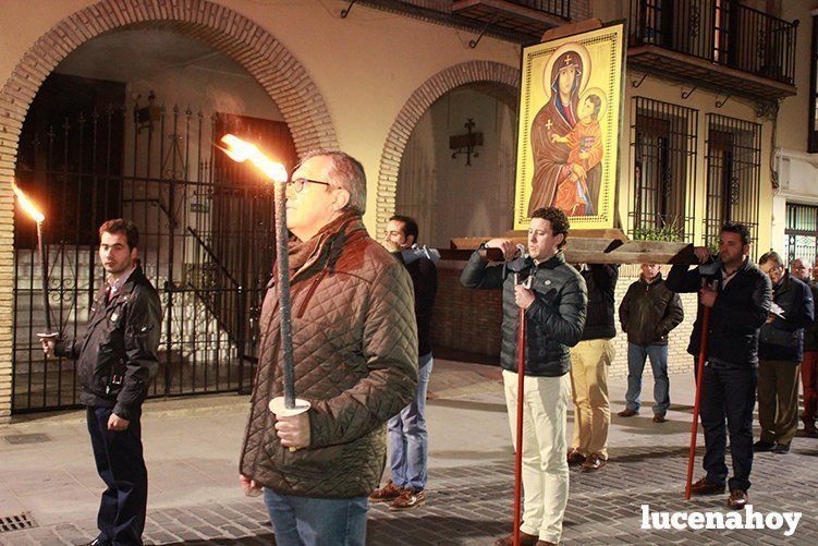 Galería: La Cruz de los Jóvenes visita Lucena por segunda vez, siendo recibida por los niños de catequesis y la Agrupación de Cofradías