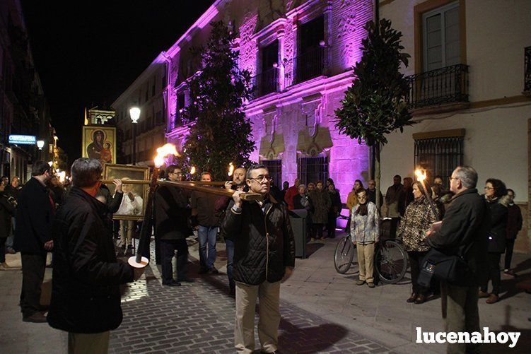 Galería: La Cruz de los Jóvenes visita Lucena por segunda vez, siendo recibida por los niños de catequesis y la Agrupación de Cofradías