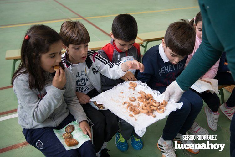 Galería: El colegio Virgen de Araceli celebra su IV Degustación de Dulces Tradicionales organizada por el AMPA del centro