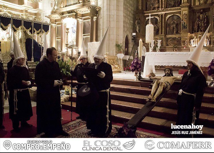 Galería: El Vía Crucis del Silencio se queda en San Mateo ante la amenaza de lluvia