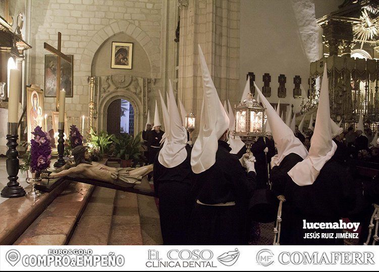 Galería: El Vía Crucis del Silencio se queda en San Mateo ante la amenaza de lluvia