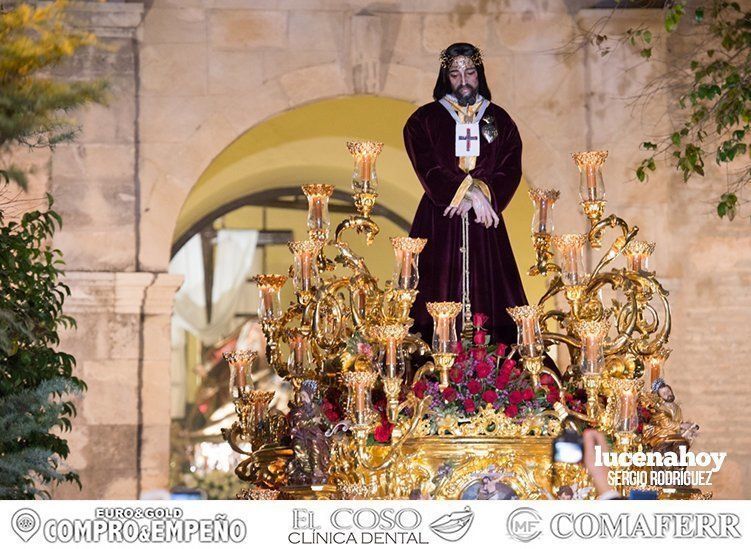 Galería: La Cofradía Franciscana de la Pasión volvió a llenar ayer la noche del Lunes Santo