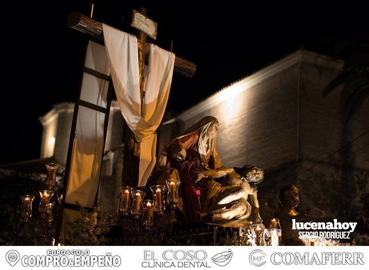 Galería: La Cofradía Franciscana de la Pasión volvió a llenar ayer la noche del Lunes Santo