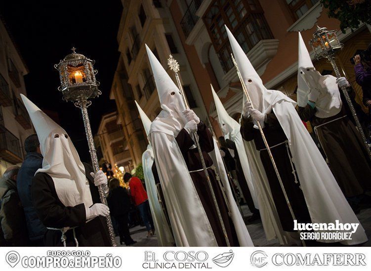 Galería: La Cofradía Franciscana de la Pasión volvió a llenar ayer la noche del Lunes Santo