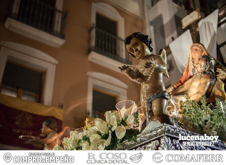 Galería: La Cofradía Franciscana de la Pasión volvió a llenar ayer la noche del Lunes Santo