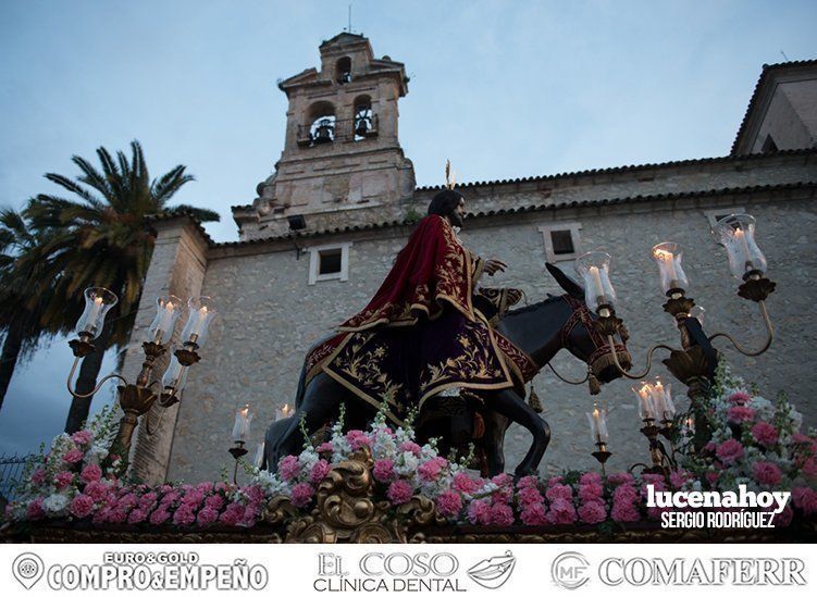 Galería: La Archicofradía del Carmen protagoniza una estación penitencial huerfana de dos de sus titulares