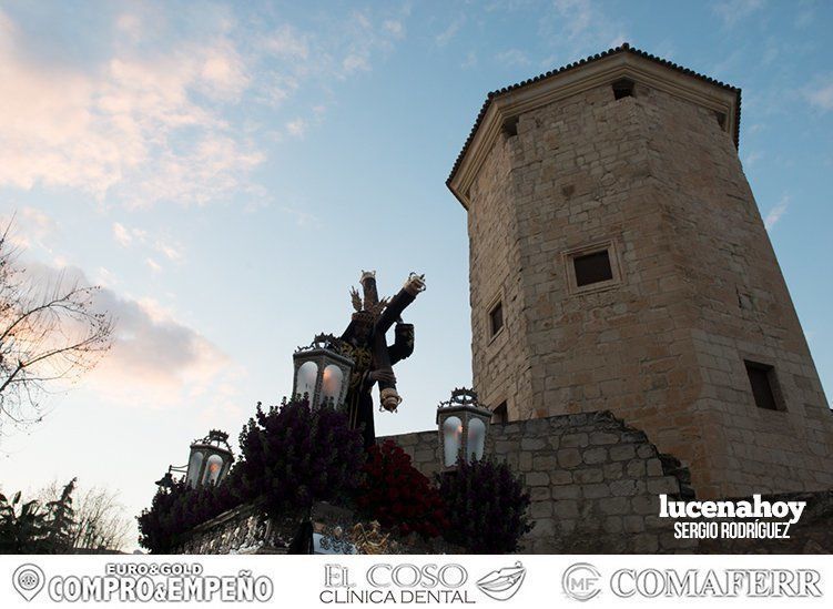 Galería: El Nazareno del Valle y la Amargura parten de San Mateo para llenar el Miércoles Santo lucentino