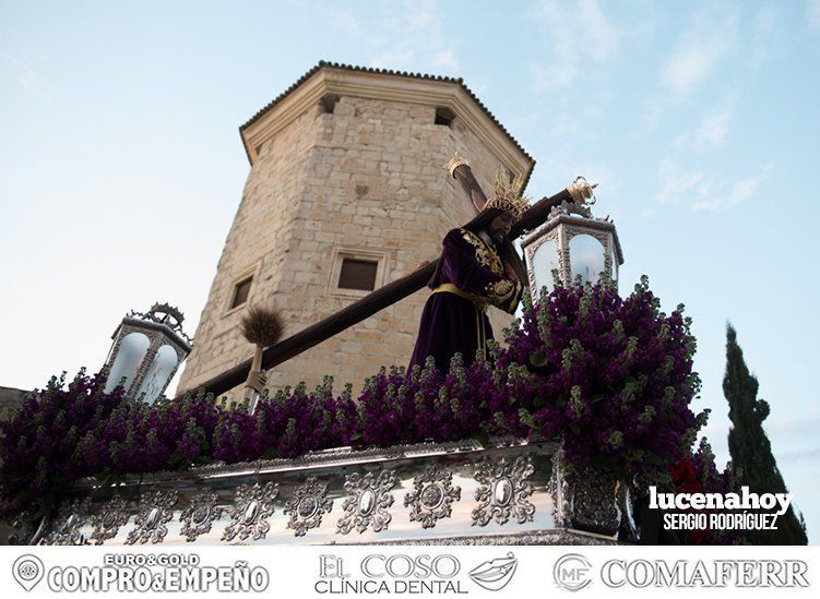 Galería: El Nazareno del Valle y la Amargura parten de San Mateo para llenar el Miércoles Santo lucentino