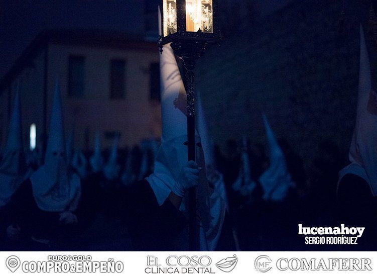 Galería: La austeridad de la procesión del Crucificado del Silencio abre el pórtico del Jueves Santo