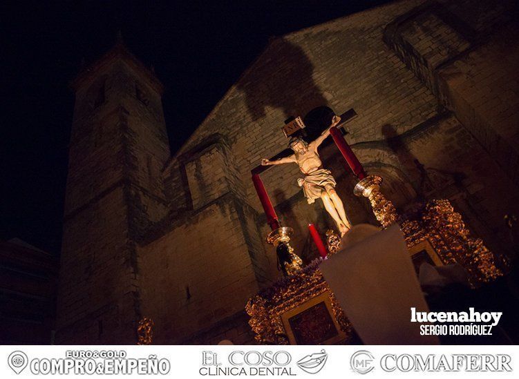 Galería: La austeridad de la procesión del Crucificado del Silencio abre el pórtico del Jueves Santo