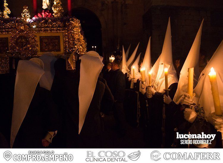 Galería: La austeridad de la procesión del Crucificado del Silencio abre el pórtico del Jueves Santo