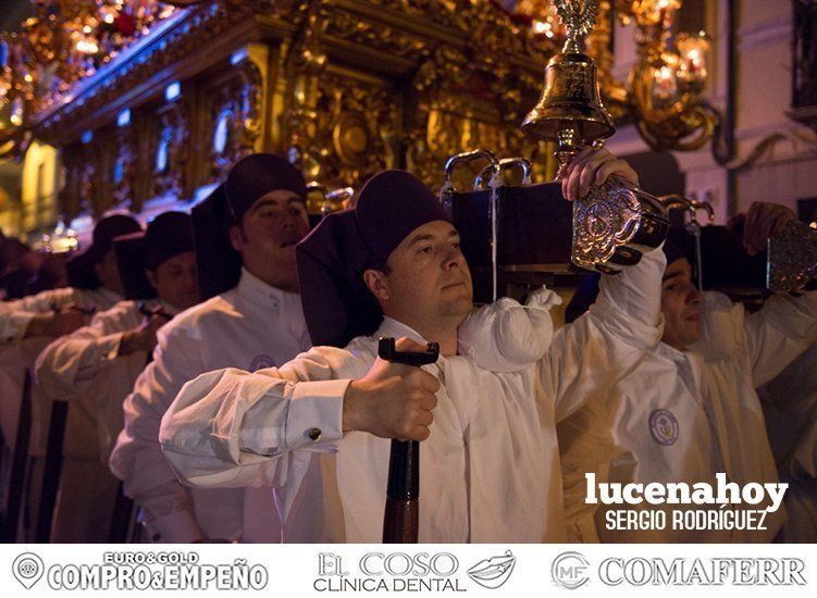 Galería: Elegancia pura en el desfile procesional del crucificado de La Sangre y María Santísima del Mayor Dolor Galería: Elegancia pura en el desfile procesional del crucificado de La Sangre y María Santísima del Mayor Dolor