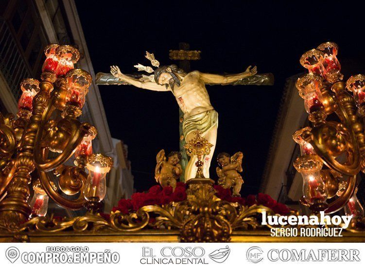 Galería: Elegancia pura en el desfile procesional del crucificado de La Sangre y María Santísima del Mayor Dolor