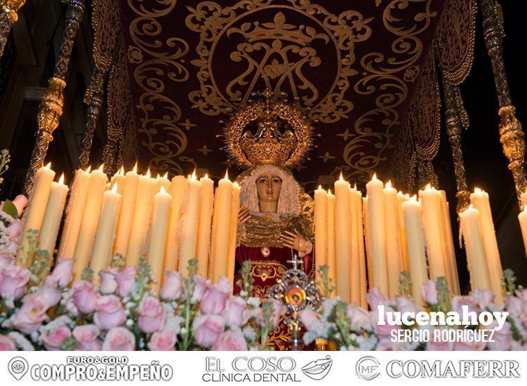 Galería: Elegancia pura en el desfile procesional del crucificado de La Sangre y María Santísima del Mayor Dolor Galería: Elegancia pura en el desfile procesional del crucificado de La Sangre y María Santísima del Mayor Dolor