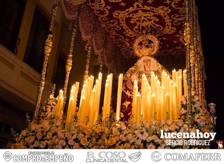 Galería: Elegancia pura en el desfile procesional del crucificado de La Sangre y María Santísima del Mayor Dolor Galería: Elegancia pura en el desfile procesional del crucificado de La Sangre y María Santísima del Mayor Dolor