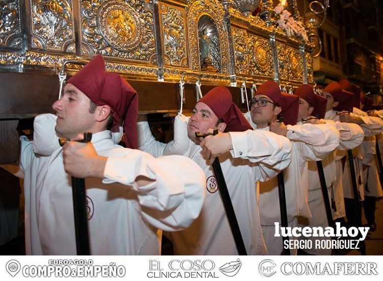 Galería: Elegancia pura en el desfile procesional del crucificado de La Sangre y María Santísima del Mayor Dolor