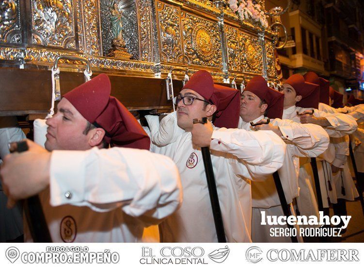 Galería: Elegancia pura en el desfile procesional del crucificado de La Sangre y María Santísima del Mayor Dolor