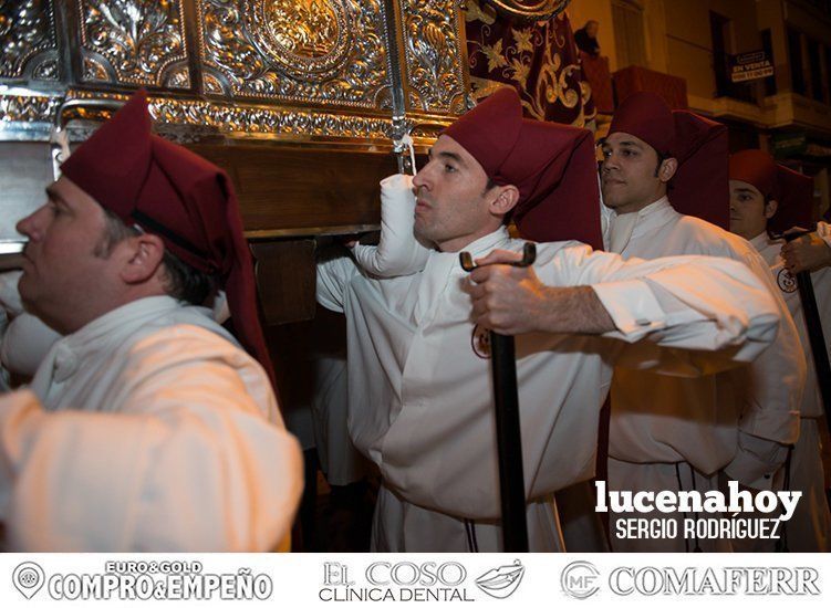 Galería: Elegancia pura en el desfile procesional del crucificado de La Sangre y María Santísima del Mayor Dolor