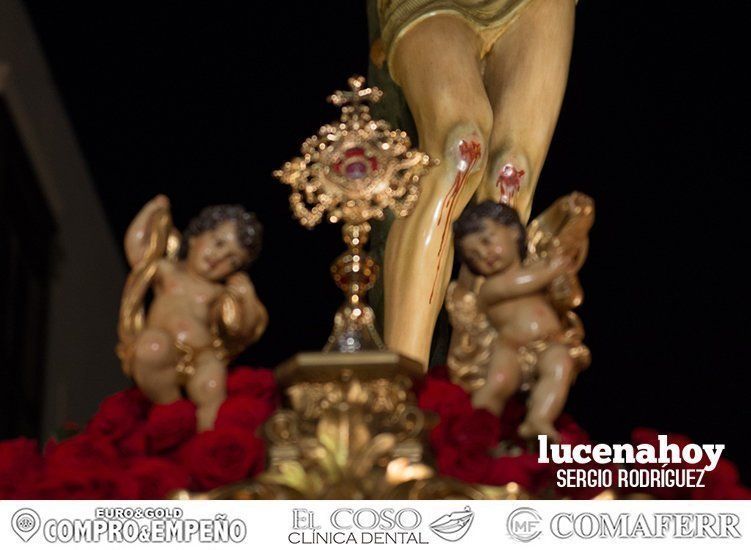 Galería: Elegancia pura en el desfile procesional del crucificado de La Sangre y María Santísima del Mayor Dolor Galería: Elegancia pura en el desfile procesional del crucificado de La Sangre y María Santísima del Mayor Dolor