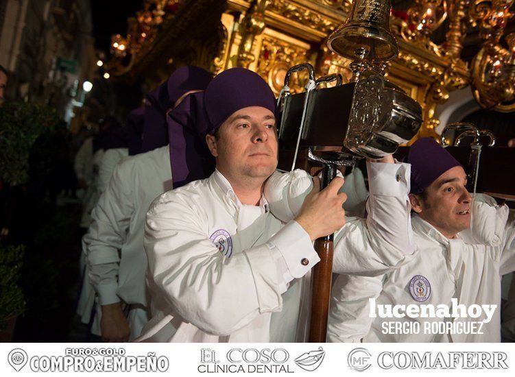 Galería: Elegancia pura en el desfile procesional del crucificado de La Sangre y María Santísima del Mayor Dolor