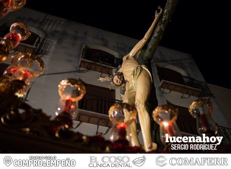 Galería: Elegancia pura en el desfile procesional del crucificado de La Sangre y María Santísima del Mayor Dolor