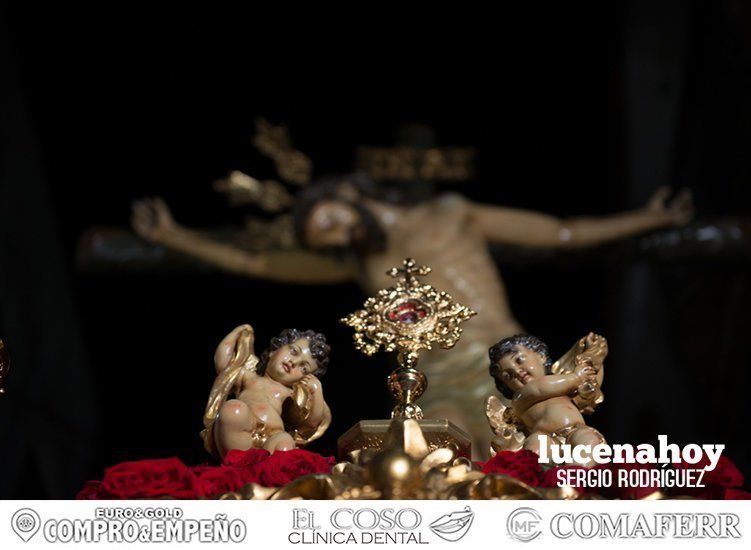 Galería: Elegancia pura en el desfile procesional del crucificado de La Sangre y María Santísima del Mayor Dolor Galería: Elegancia pura en el desfile procesional del crucificado de La Sangre y María Santísima del Mayor Dolor