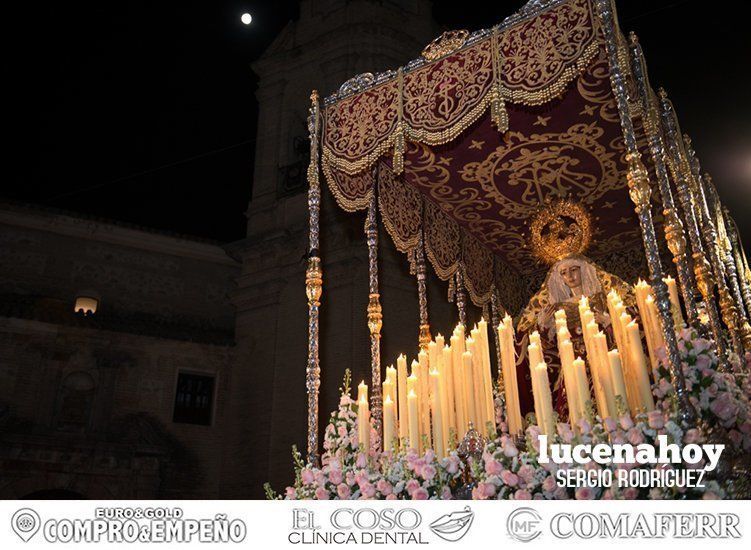 Galería: Elegancia pura en el desfile procesional del crucificado de La Sangre y María Santísima del Mayor Dolor