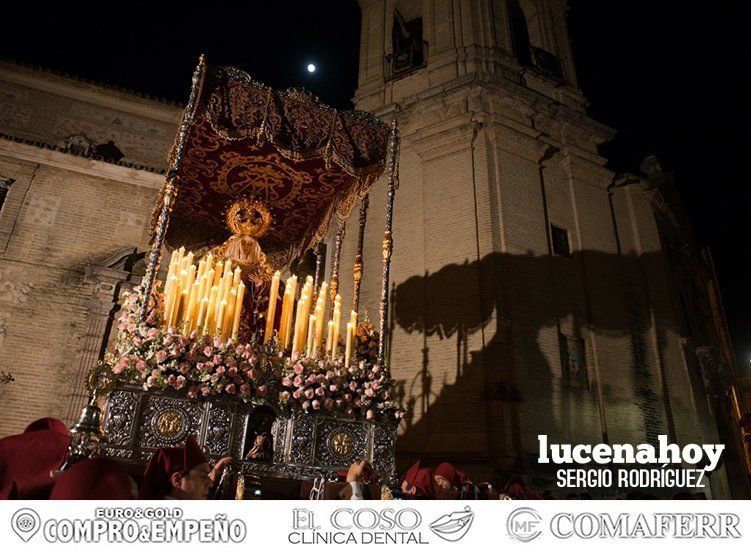 Galería: Elegancia pura en el desfile procesional del crucificado de La Sangre y María Santísima del Mayor Dolor